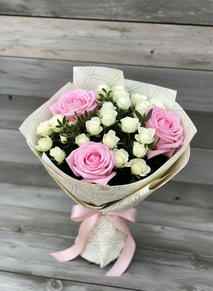Букет цветов из: Розы в Долаково