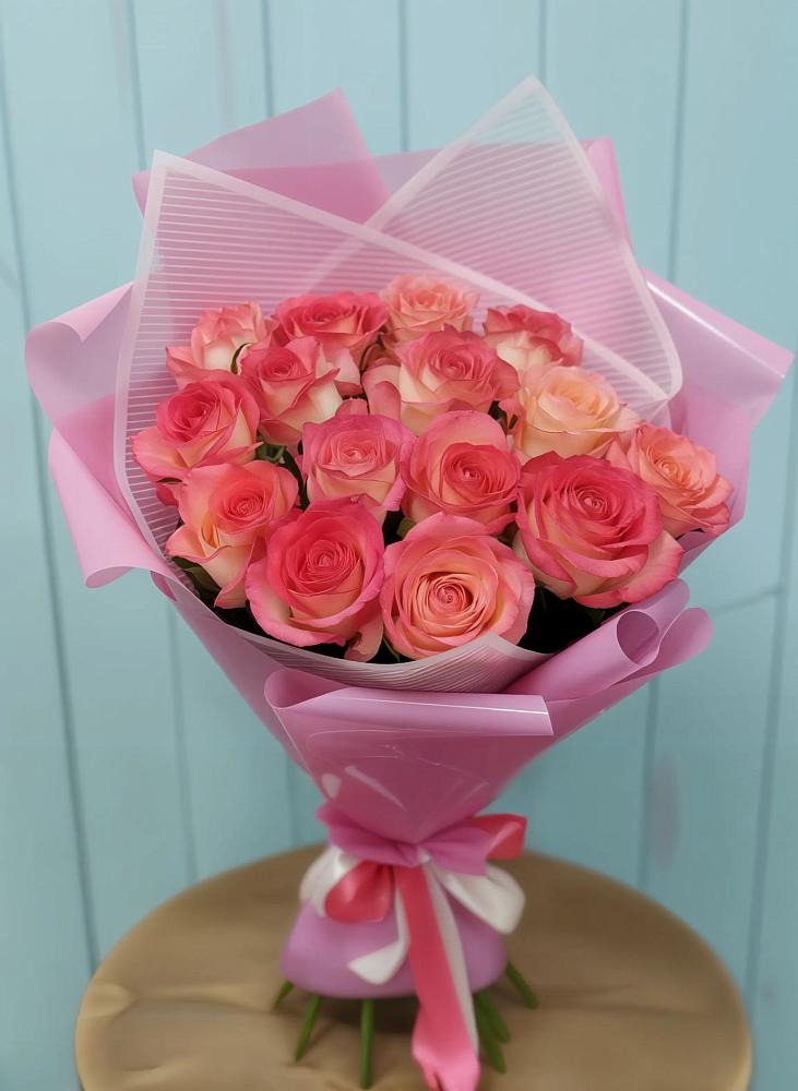 Букет 15 Розовых роз Равель в Долаково