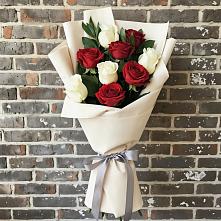 Букет цветов из:  Розы в Долаково
