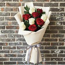 Букет цветов из:  Розы в Долаково