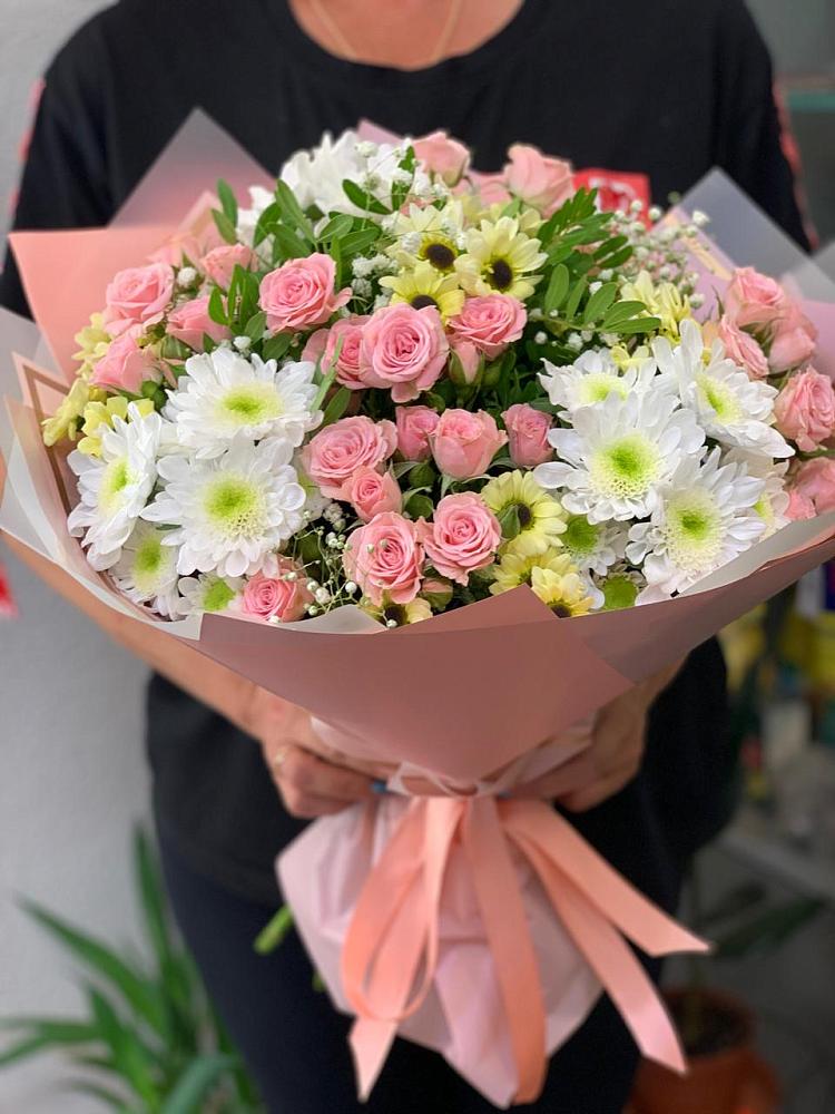 Букет цветов из: Розы и Хризантемы в Долаково