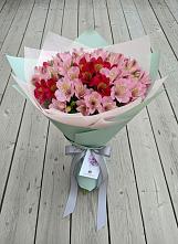 Букет цветов из:  Альстромерии в Долаково