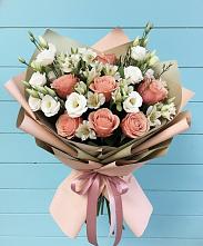 Букет цветов из:  Розы, Альстромерии и Лизиантусы в Долаково
