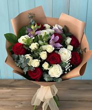 Букет цветов из:  Розы и Альстромерии в Долаково