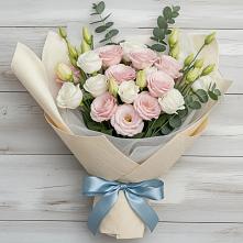 Букет цветов из:  Лизиантусы в Долаково