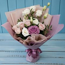 Букет цветов из:  Розы и Лизиантусы в Долаково