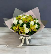 Букет цветов из:  Орхидеи и Розы в Долаково