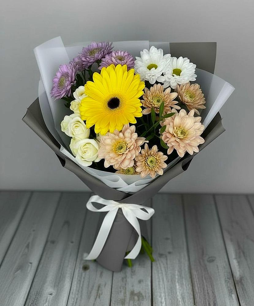 Букет цветов из: Розы, Герберы и Хризантемы в Долаково