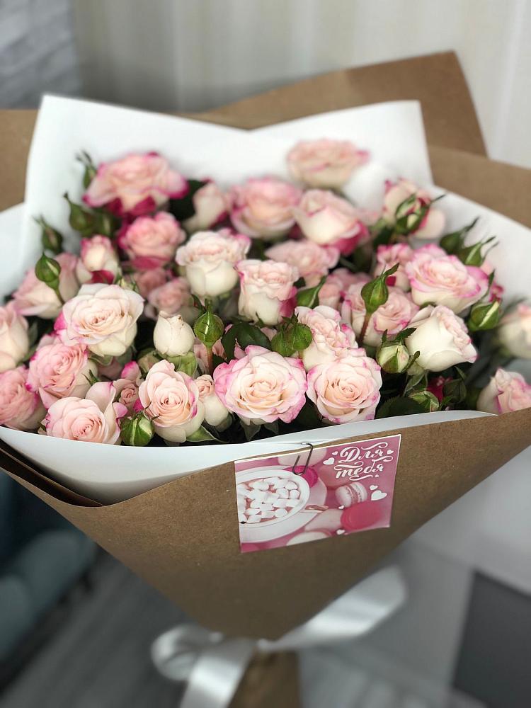 Букет цветов из: Розы в Долаково