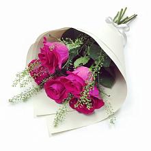 Букет цветов из:  Розы в Долаково