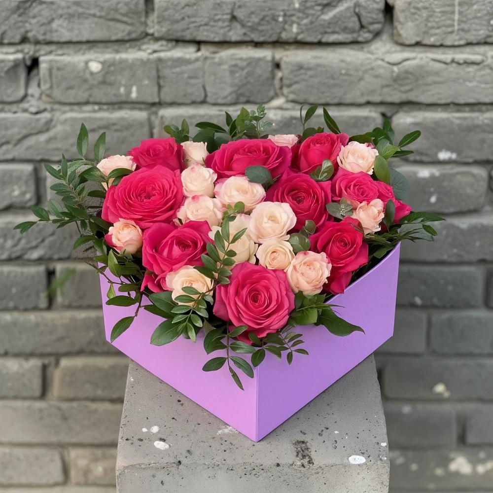 Цветочная композиция из Розы в коробке в Долаково