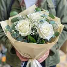 Букет цветов из:  Розы в Долаково