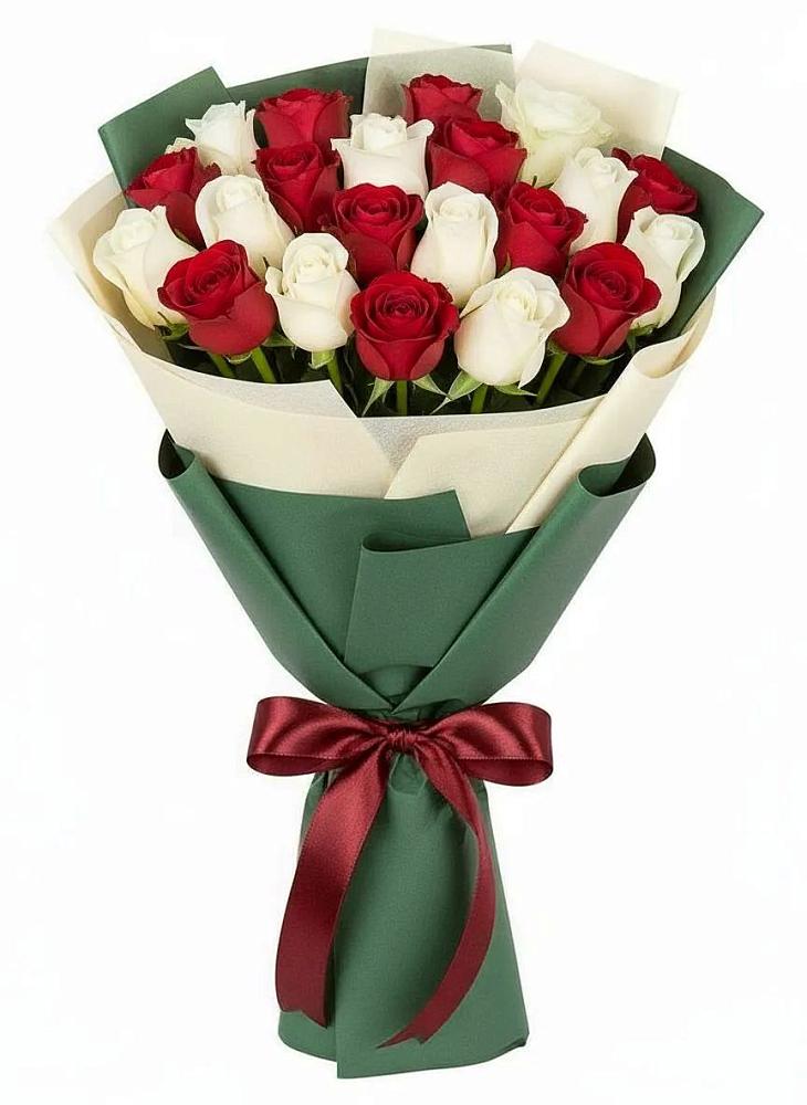 Букет Микс из красных и белых роз в Долаково