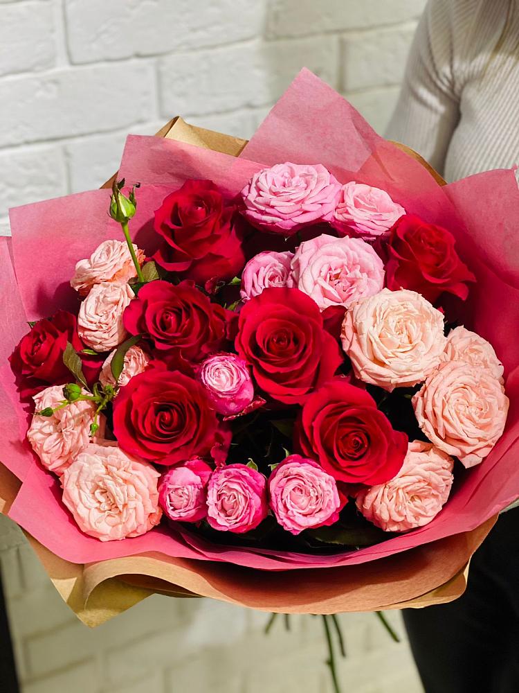 Букет цветов из: Розы в Долаково