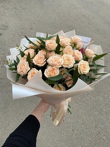 Букет Кремовые розы Латте в Долаково