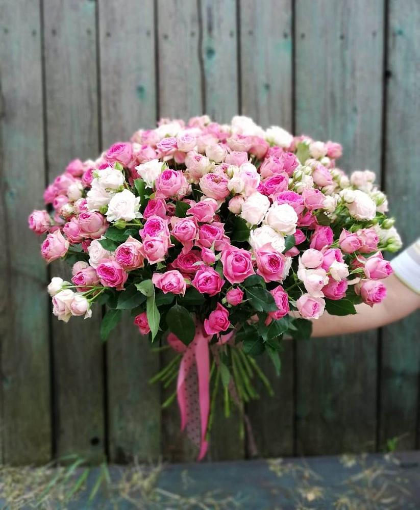 Букет Розовые кустовые розы Натали и Лав Лидия в Долаково