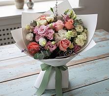 Букет цветов из:  Розы, Лизиантусы и Гвоздики в Долаково