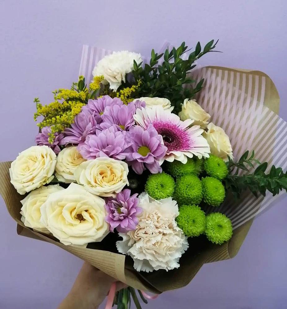 Букет цветов из: Хризантемы, Розы, Гвоздики и Герберы в Долаково