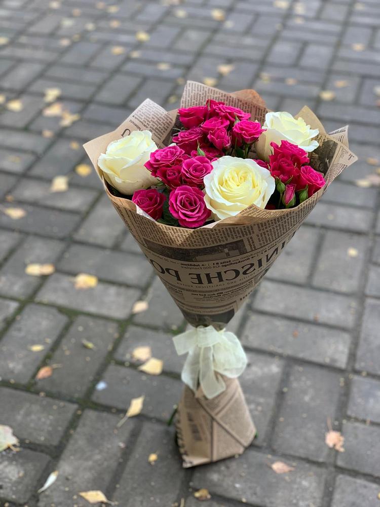 Букет цветов из: Розы в Долаково