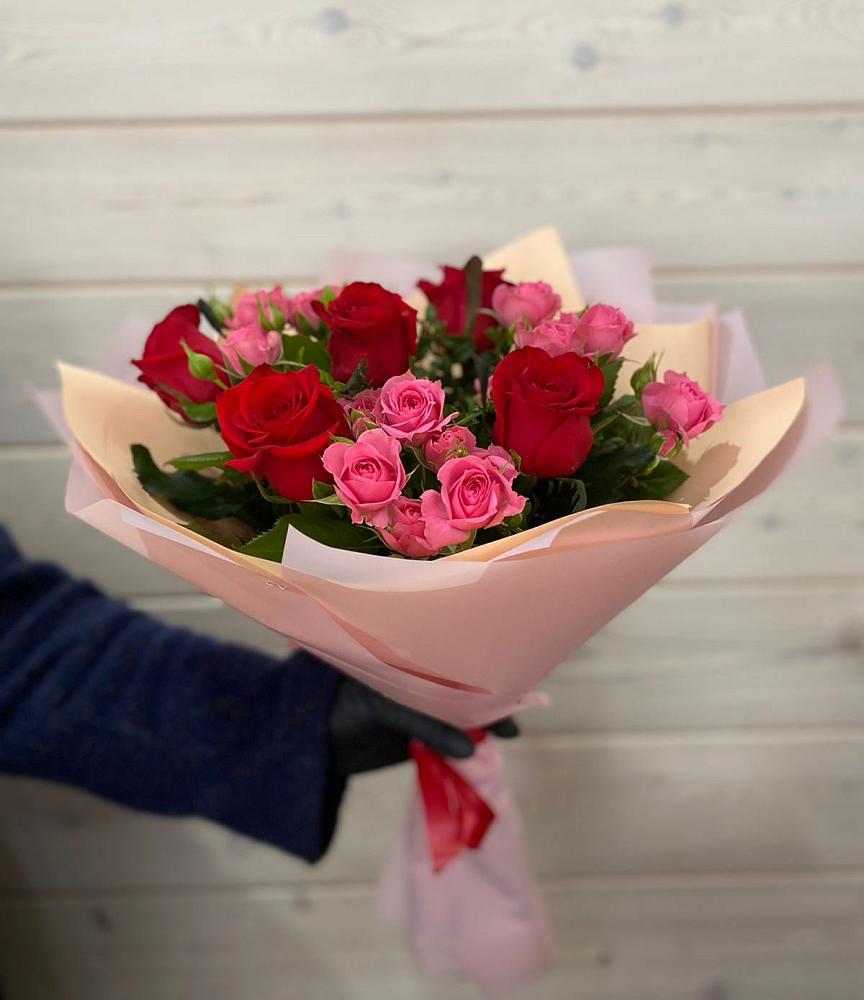 Букет цветов из: Розы в Долаково