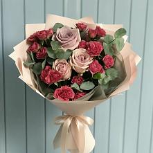 Букет цветов из:  Гвоздики и Розы в Долаково