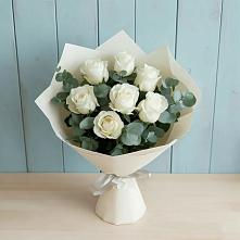 Букет Белые розы в Эвкалипте в Долаково