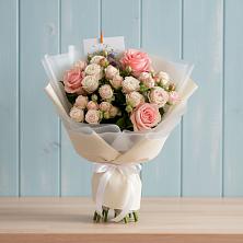 Букет цветов из:  Розы в Долаково