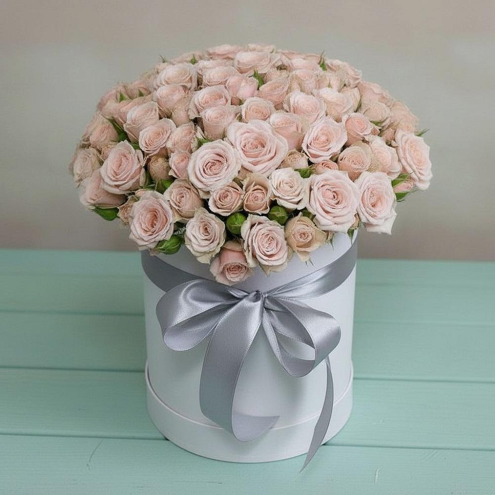 Цветочная композиция из Розы в шляпной коробке в Долаково