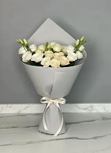 Букет цветов из:  Розы и Лизиантусы в Долаково